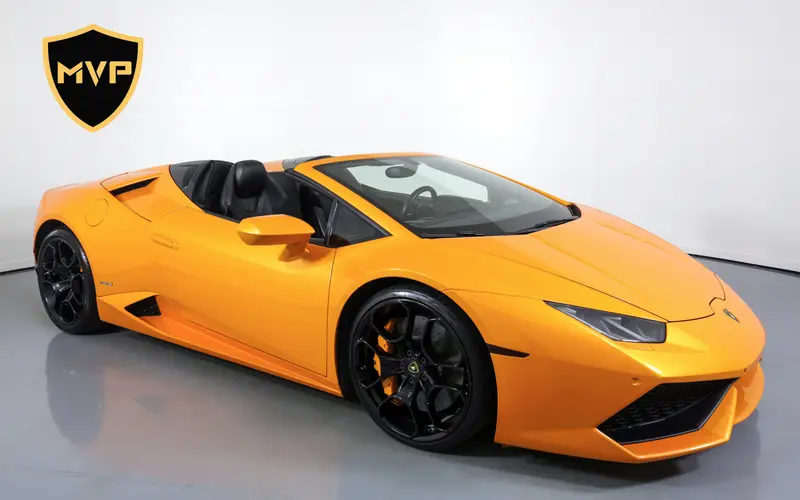 Lamborghini rental in Miami: 2023 Lamborghini Huracán EVO Spyder