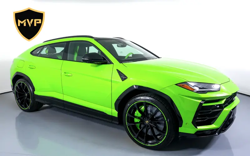 2024 Lamborghini Urus S, green exterior, for rent in Miami