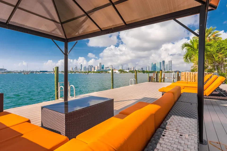 Contemporary Chic Waterfront, photo 4