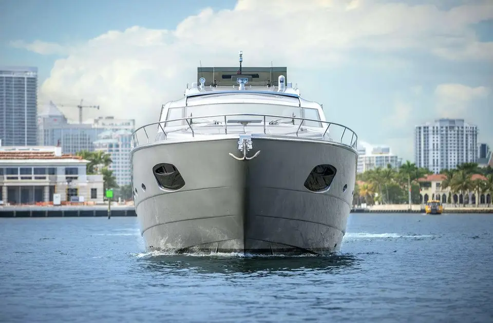 Pershing 82, photo 3