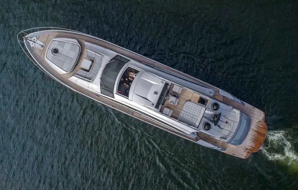 Pershing 82, photo 4