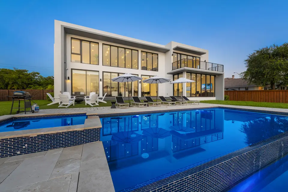 Villa Lago — villa rental in Miami
